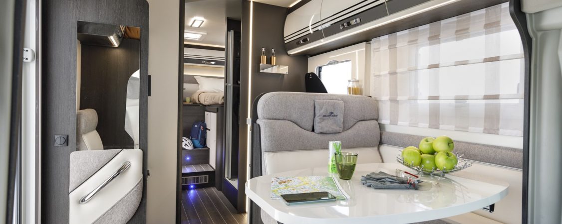 Roller_Team_Kronos_284M_mansardato_camper_a1800x900-qm2x75hmj54z9xzyhcb8foaqqs9ouj0r3v6r2zmgb8