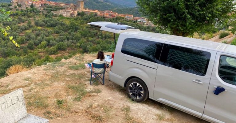 La guía definitiva para viajar en autocaravana o furgoneta camper sin gastar una fortuna