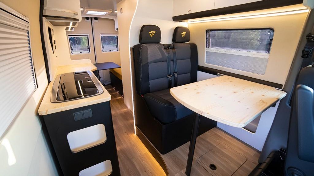 vulcano_vans_xl_bimbos_van-1