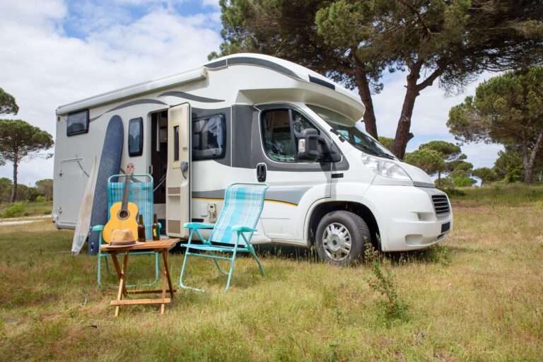 Viajar en autocaravana en verano: 10 consejos para combatir el calor y evitar problemas